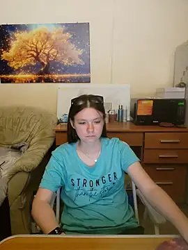 Snapshot of JessicaHolland1 chatting on 06/20/26, 06:44 JessicaHolland1 online show from 06/20/26, 06:44