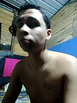 Snapshot of Emyli_Liammm chatting on 04/03/26, 09:07 Emyli Liammm online show from 04/03/26, 09:07