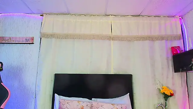 Snapshot of molly_bick chatting on 06/16/26, 06:49 molly bick online show from 06/16/26, 06:49