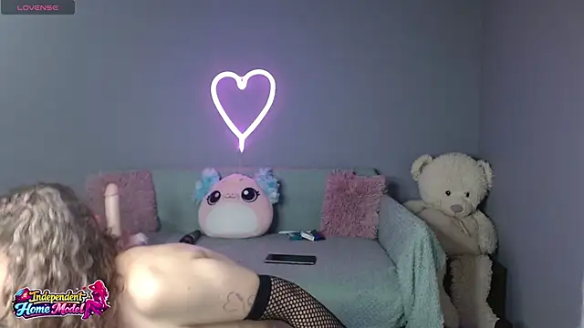 Bea doll online show from 05/14/26, 01:12