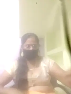 Snapshot of SEEMA_012 chatting on 04/12/26, 05:23 SEEMA 012 online show from 04/12/26, 05:23