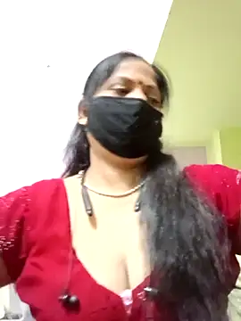 Snapshot of SEEMA_012 chatting on 05/27/26, 04:31 SEEMA 012 online show from 05/27/26, 04:31