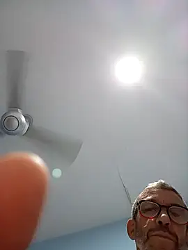 chris-sbh11 online show from 04/03/26, 06:11