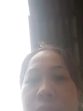 Snapshot of -Luni- chatting on 06/20/26, 12:14 -Luni- online show from 06/20/26, 12:14