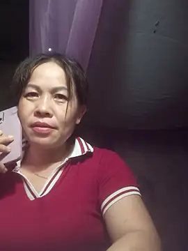Snapshot of -Luni- chatting on 06/21/26, 11:07 -Luni- online show from 06/21/26, 11:07