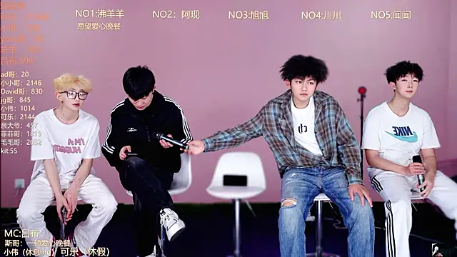 Snapshot of w-lucky02 chatting on 04/05/26, 10:23 w-lucky02 online show from 04/05/26, 10:23