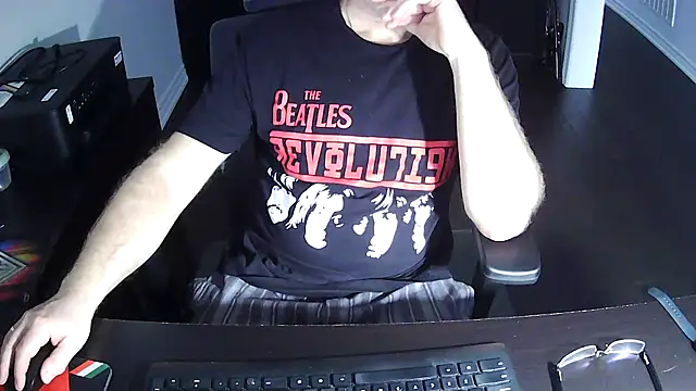 Snapshot of Shalun2000 chatting on 04/12/26, 01:05 Shalun2000 online show from 04/12/26, 01:05