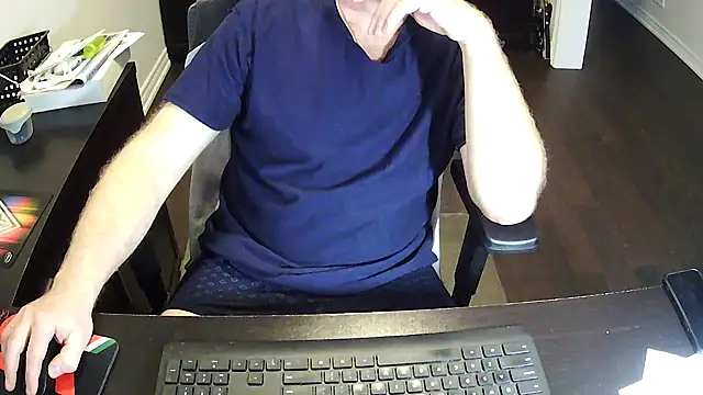 Snapshot of Shalun2000 chatting on 05/13/26, 11:33 Shalun2000 online show from 05/13/26, 11:33