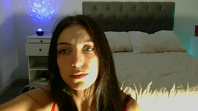 Snapshot of petitebelu chatting on 05/04/26, 11:45 petitebelu online show from 05/04/26, 11:45