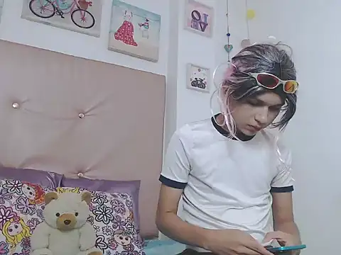 Snapshot of Aleja_Scoott_ chatting on 04/15/26, 03:13 Aleja Scoott online show from 04/15/26, 03:13