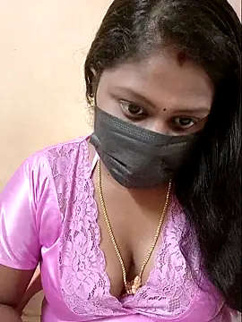 Snapshot of Romantic_Woman chatting on 04/13/26, 06:13 Romantic Woman online show from 04/13/26, 06:13