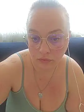 Snapshot of Blondibaby chatting on 05/24/26, 08:30 Blondibaby online show from 05/24/26, 08:30