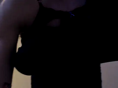 Snapshot of Daniellesafada chatting on 04/25/26, 03:31 Daniellesafada online show from 04/25/26, 03:31