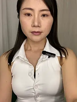 yaya0302 online show from 04/17/26, 03:31