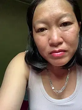 Snapshot of candy-beo chatting on 05/14/26, 04:30 candy-beo online show from 05/14/26, 04:30