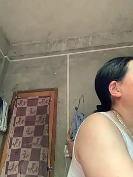 Snapshot of candy-beo chatting on 05/15/26, 11:45 candy-beo online show from 05/15/26, 11:45