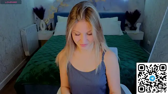 Snapshot of Angelina_Becker chatting on 05/19/26, 01:11 Angelina Becker online show from 05/19/26, 01:11
