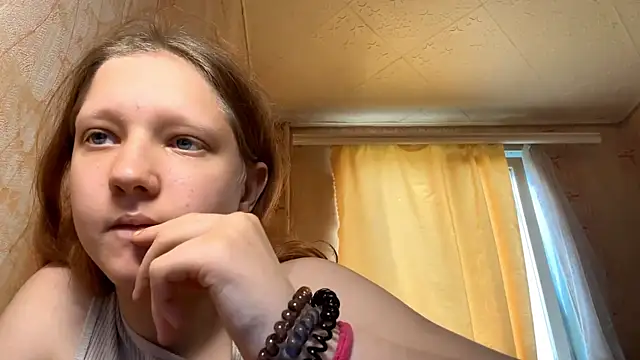 Snapshot of BirgitKamal chatting on 07/12/26, 12:18 BirgitKamal online show from 07/12/26, 12:18