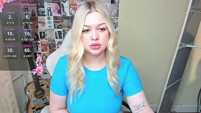 Snapshot of AmeliePeach chatting on 05/29/26, 08:23 AmeliePeach online show from 05/29/26, 08:23