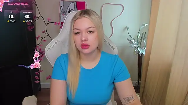 Snapshot of AmeliePeach chatting on 05/31/26, 02:20 AmeliePeach online show from 05/31/26, 02:20