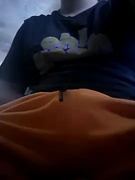 Snapshot of tobiasraimundo1 chatting on 04/04/26, 05:32 tobiasraimundo1 online show from 04/04/26, 05:32