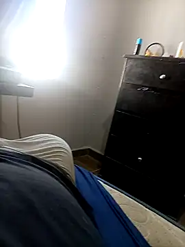 pareja030 online show from 04/24/26, 09:28