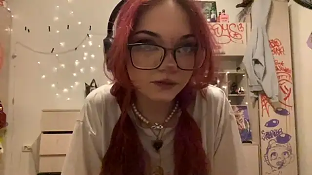 Snapshot of RedHeadCat chatting on 04/05/26, 09:12 RedHeadCat online show from 04/05/26, 09:12