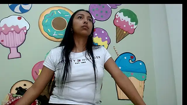 pamelaskiny20 online show from 04/09/26, 12:54