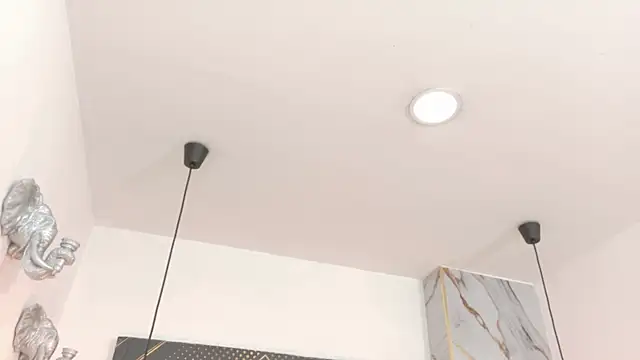 Snapshot of GoldenDesireX_ chatting on 05/20/26, 06:58 GoldenDesireX online show from 05/20/26, 06:58