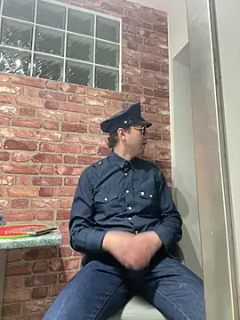 Snapshot of softboyforhardmen chatting on 04/19/26, 12:22 softboyforhardmen online show from 04/19/26, 12:22