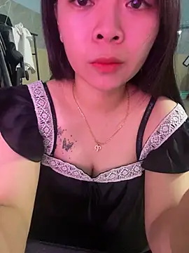 Snapshot of Pink_83 chatting on 04/18/26, 07:45 Pink 83 online show from 04/18/26, 07:45