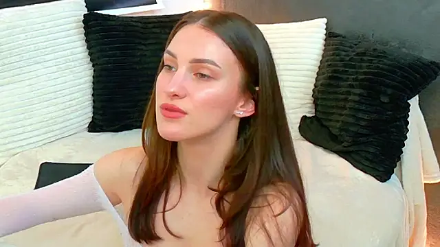 Amira a online show from 05/28/26, 04:21