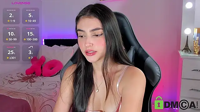 Snapshot of esmeralda_le chatting on 04/11/26, 02:21 esmeralda le online show from 04/11/26, 02:21
