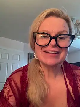 Snapshot of Love_Lee_xo chatting on 06/15/26, 11:56 Love Lee xo online show from 06/15/26, 11:56
