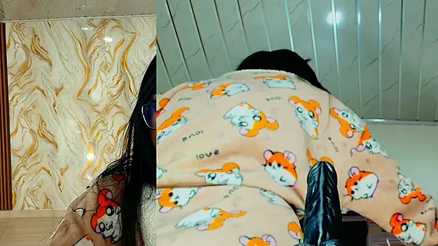 Snapshot of peachy__baby chatting on 07/14/26, 11:05 peachy baby online show from 07/14/26, 11:05