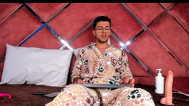 RodrigoColby2 online show from 06/08/26, 02:34
