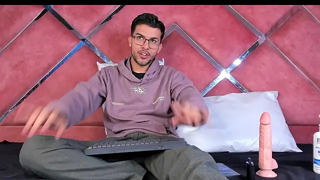 RodrigoColby2 online show from 06/12/26, 02:43