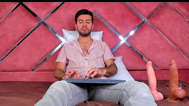 RodrigoColby2 online show from 06/26/26, 04:06