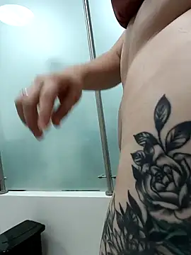 Miaesmeralda online show from 04/15/26, 06:26