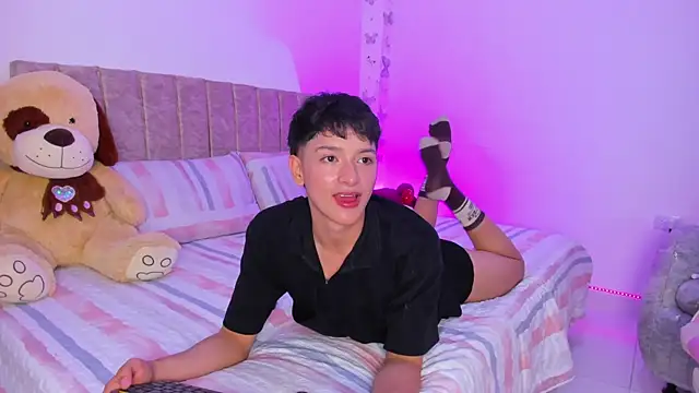 Snapshot of SaNti_ll chatting on 04/07/26, 02:56 SaNti ll online show from 04/07/26, 02:56