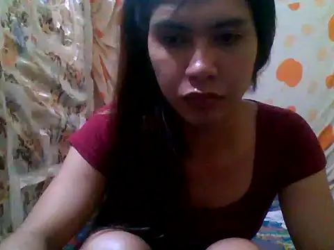 Snapshot of luna_veille chatting on 04/25/26, 02:14 luna veille online show from 04/25/26, 02:14