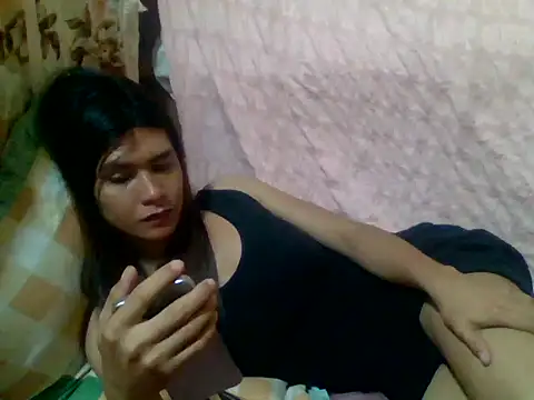 Snapshot of luna_veille chatting on 05/24/26, 03:55 luna veille online show from 05/24/26, 03:55