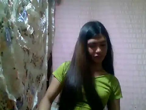 Snapshot of luna_veille chatting on 05/27/26, 04:59 luna veille online show from 05/27/26, 04:59