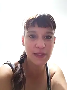 Snapshot of Maggie38 chatting on 05/28/26, 08:33 Maggie38 online show from 05/28/26, 08:33