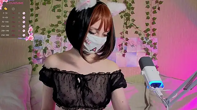 LunaNyanmi online show from 04/14/26, 06:36