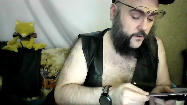 Snapshot of BriTheTopBear chatting on 05/14/26, 09:54 BriTheTopBear online show from 05/14/26, 09:54