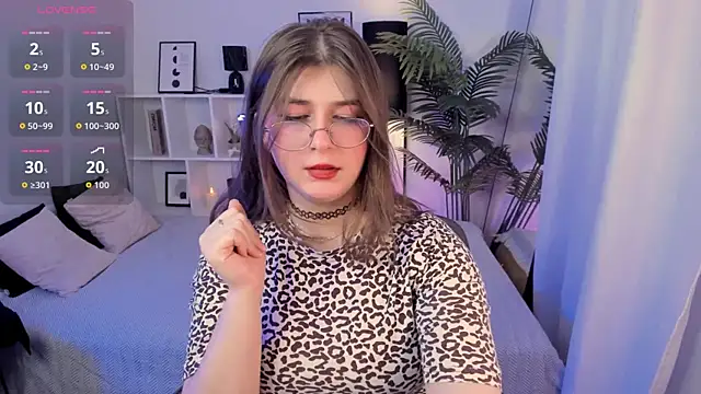 HaniaWish online show from 05/17/26, 05:42