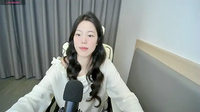 Snapshot of yizhixiaolulu chatting on 04/07/26, 06:14 yizhixiaolulu online show from 04/07/26, 06:14