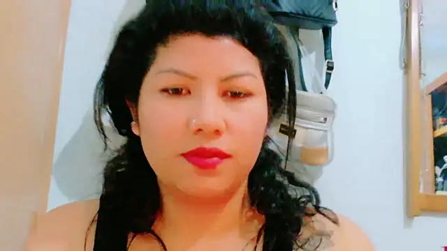 Snapshot of MojaditPussy chatting on 05/17/26, 02:24 MojaditPussy online show from 05/17/26, 02:24