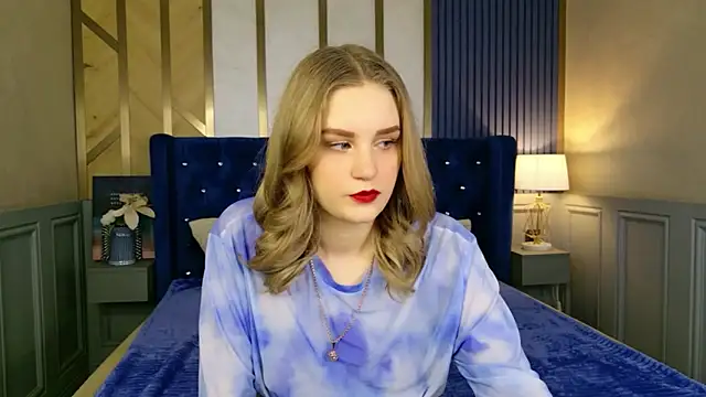 Snapshot of Molly_Voses chatting on 05/15/26, 08:38 Molly Voses online show from 05/15/26, 08:38